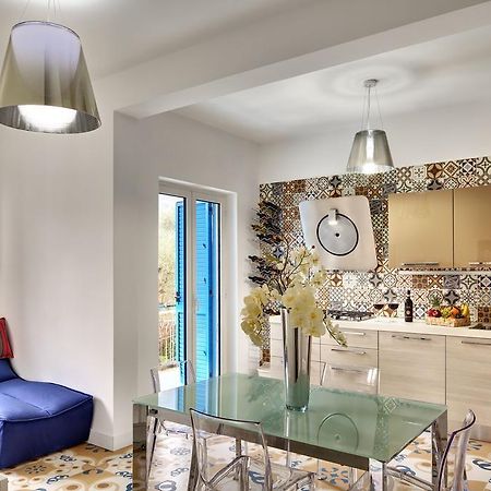 Caruso 2 By Villasandco Rentalsorrento Pokoj fotografie